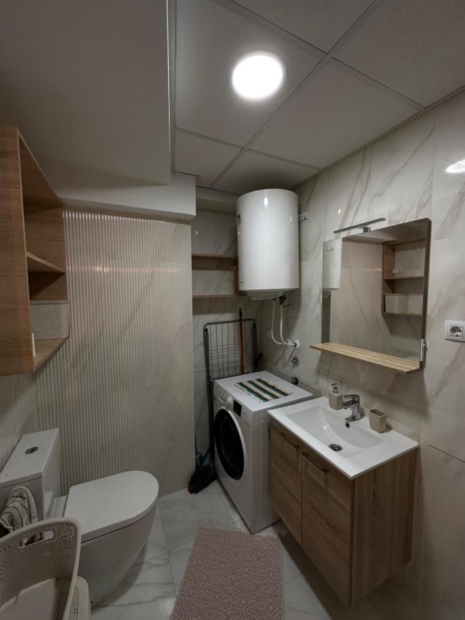 Dow Apartments - Luxury 13Th Floor, Parking Скоп'є Екстер'єр фото